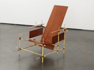 Michel Aubry, Mise en musique du fauteuil de Gerrit Rietveld, 1919-2009 , 2009, Collection Frac Aquitaine, © Adagp Paris, photo Jean-Christophe Garcia